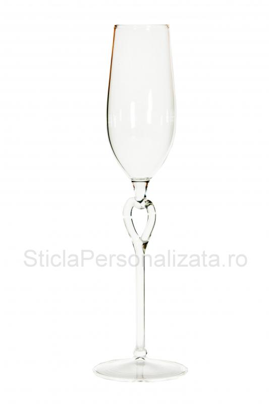 Pahar sampanie cu inima